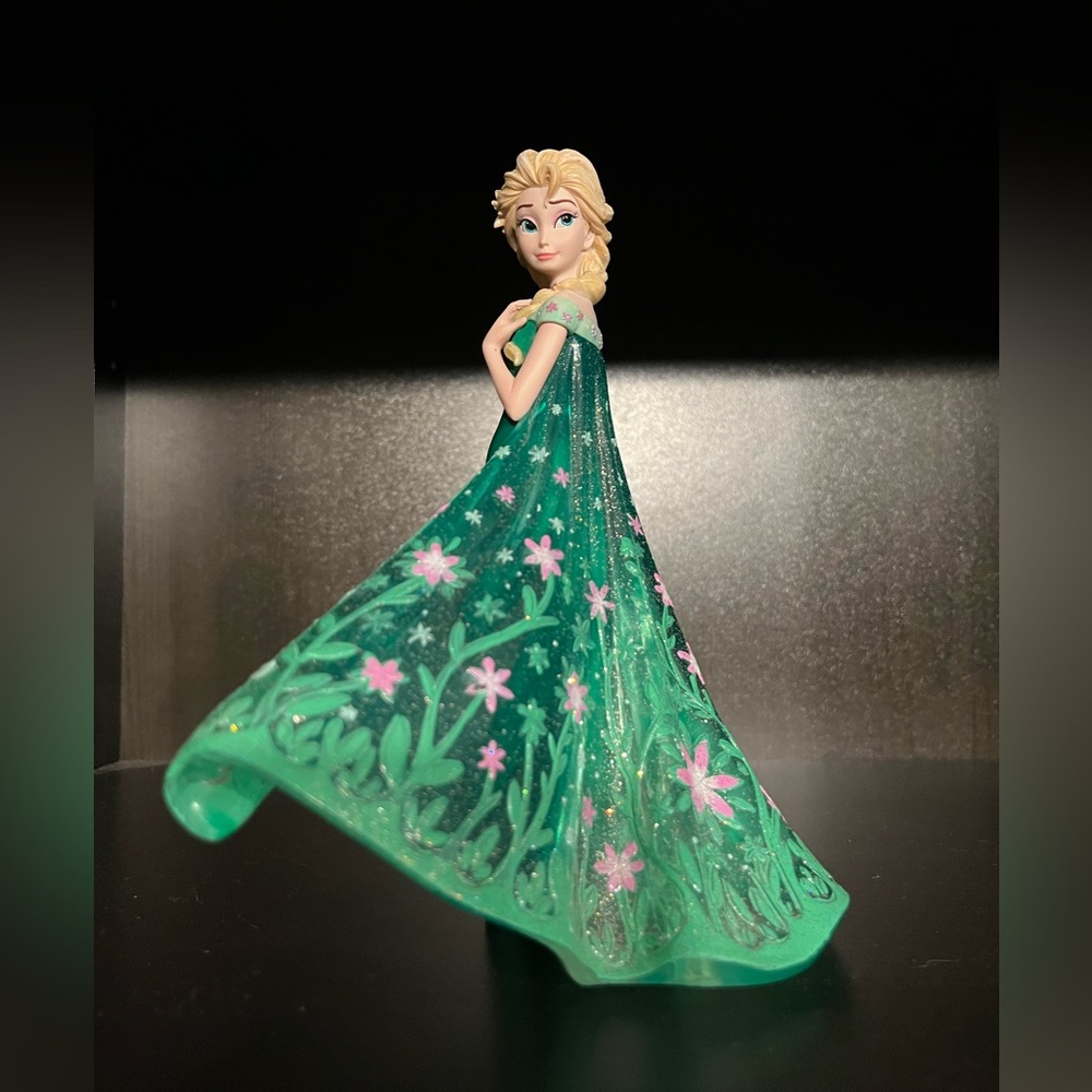Elsa Frozen Fever Disney Showcase Collection Figurine